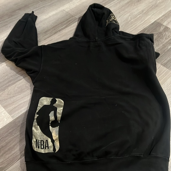 Men’s Express and NBA Collab Sweatshirt - Picture 3 of 3